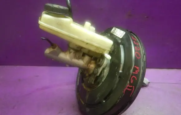 Renault Megane II Brake booster 8200157453E