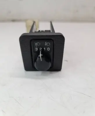 Subaru Impreza II Headlight level height control switch