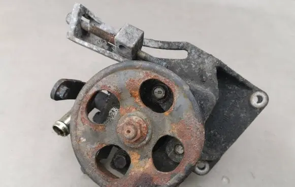 Subaru Impreza II Power steering pump