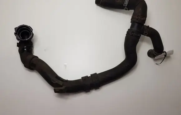 Volkswagen Golf Plus Engine coolant pipe/hose 1K0122051HA 1K0122291BM