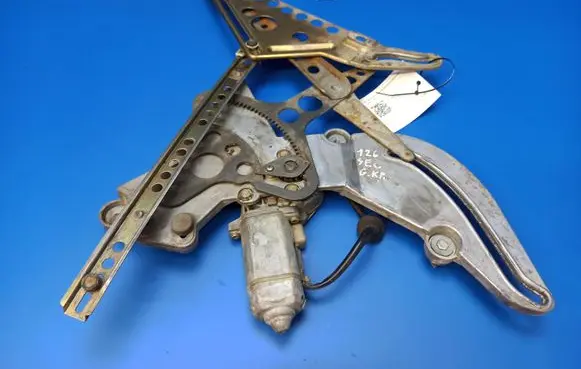 Mercedes-Benz 380 560SEC C126 Rear door window regulator with motor 0130821065
