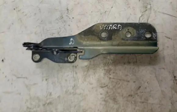 Engine bonnet/hood hinges