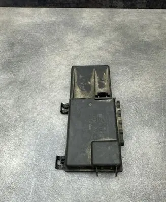 Volkswagen Golf IV Fuse box cover 1J0937550