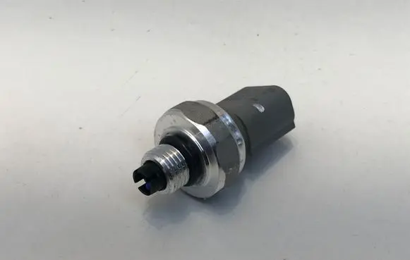 KIA Niro Air conditioning (A/C) pressure sensor 2206020274 P32GT10M05