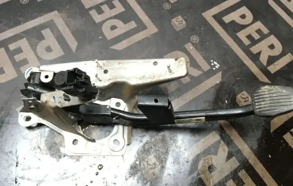 Volvo S40 Brake pedal 4N512467AG