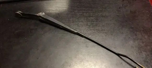 Volkswagen PASSAT B5 Front wiper blade arm 3b1955409