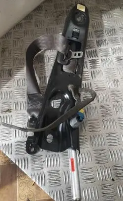 Volvo XC90 Front seatbelt 8619629