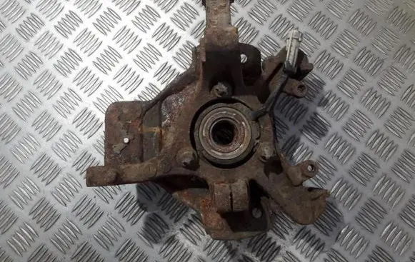 Front wheel hub