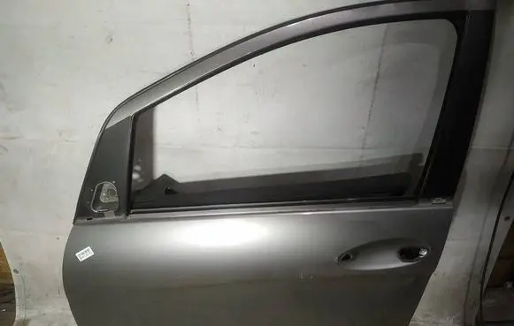 Mercedes-Benz A W169 Front door pilkos