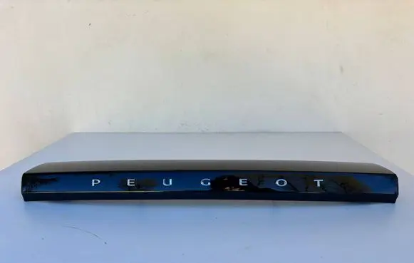 Peugeot 2008 II Tailgate trim 98338259