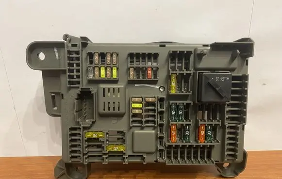 BMW X5 E70 Fuse box set 518954021A B501
