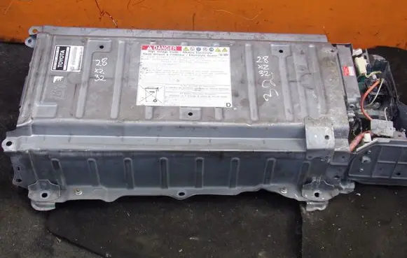 Toyota Prius (XW20) Hybrid / electric car battery G928047110 1NZFXE