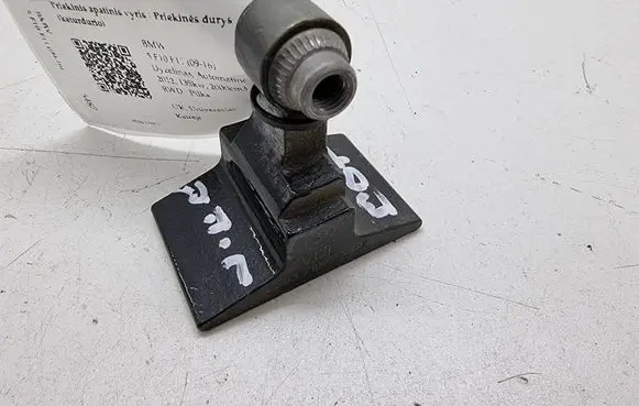 BMW 5 F10 F11 Front door lower hinge 7199575