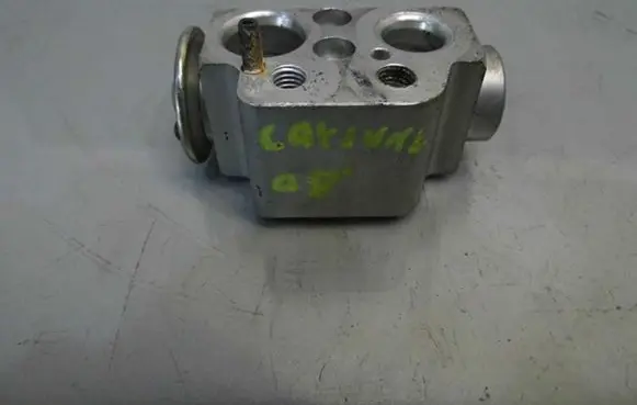Porsche Cayenne (9PA) Air conditioning (A/C) expansion valve 7L0820679C