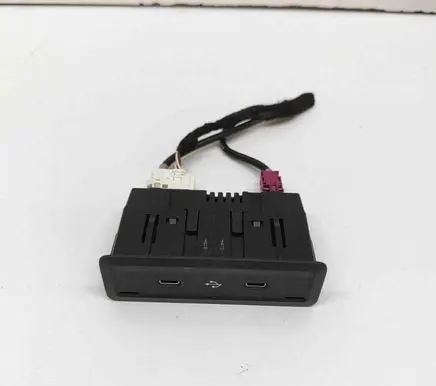 Mercedes-Benz GLB x247 USB socket connector A2478207502