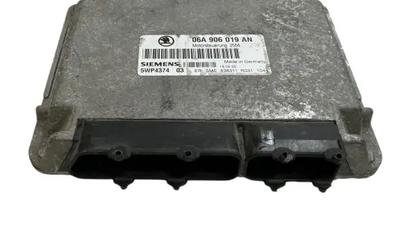 Skoda Octavia Mk1 (1U) Engine control unit/module 06A906019AN 5WP437403