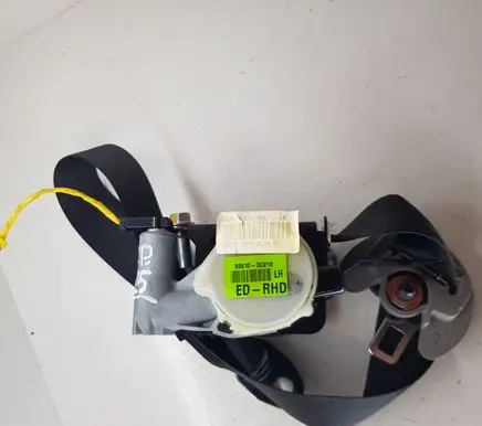 KIA Sportage Front seatbelt 888103U210