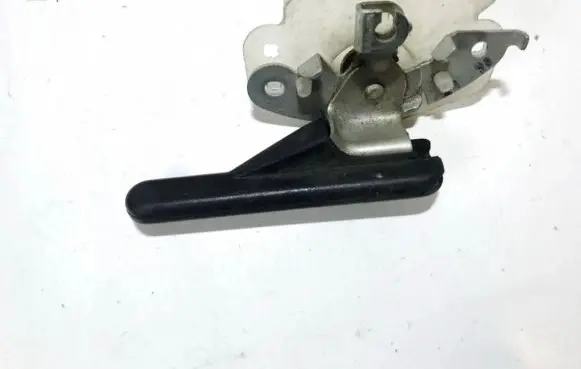 Nissan Primera Fuel tank opening switch 