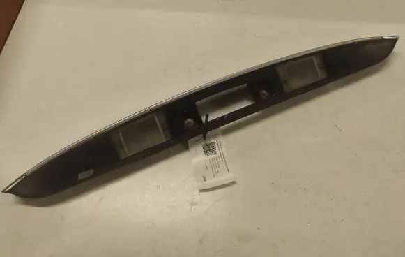 KIA Sorento Trunk door license plate light bar 925003E5