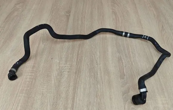 BMW 5 G30 G31 G38 Engine coolant pipe/hose 8602633