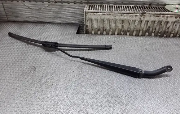 Windshield/front glass wiper blade