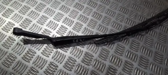 Volkswagen Golf III Front wiper blade arm 1h1955409b