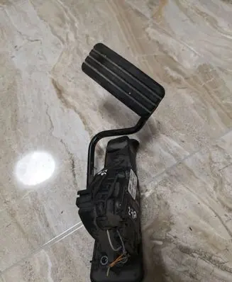 Renault Espace - Grand espace IV Accelerator throttle pedal 6PV00811922 8200007512