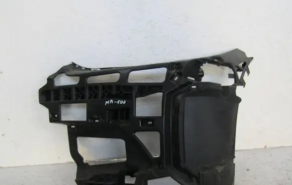 BMW i4 Front bumper mounting bracket 8738597
