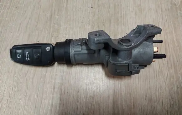 Audi A4 S4 B7 8E 8H Ignition lock 4B090585Q 8E0837220Q
