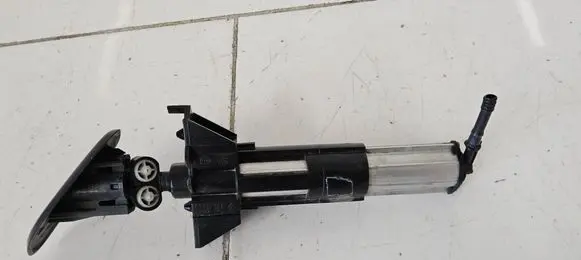 Citroen C4 II Headlight washer spray nozzle 235100556