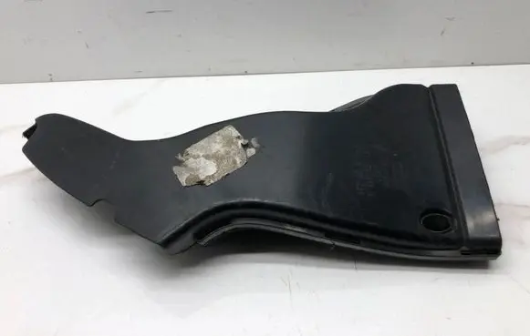 Audi A4 S4 B7 8E 8H Air intake duct part 8E0129618H