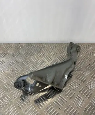 Audi A6 C7 Fender mounting bracket 4G0821135A