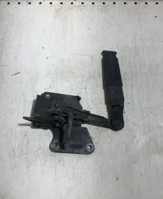 Audi A6 S6 C5 4B Engine bonnet/hood lock/latch loop/hook 4B0823480F