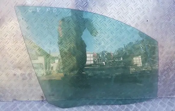 Citroen C8 Front door window glass four-door