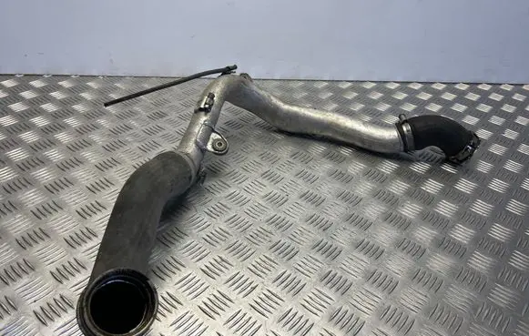 Volkswagen Tiguan Intercooler hose/pipe 1T0145840