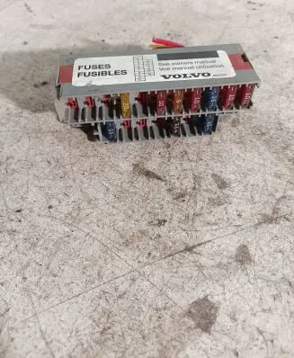 Volvo V70 Fuse box set 8622520