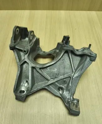 Audi A4 S4 B9 8W Engine mounting bracket 8W0399295E