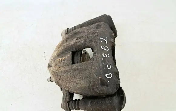 Toyota Corolla Verso AR10 Front brake caliper