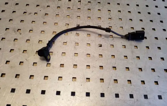 Audi A3 S3 8L Camshaft position sensor 9805940