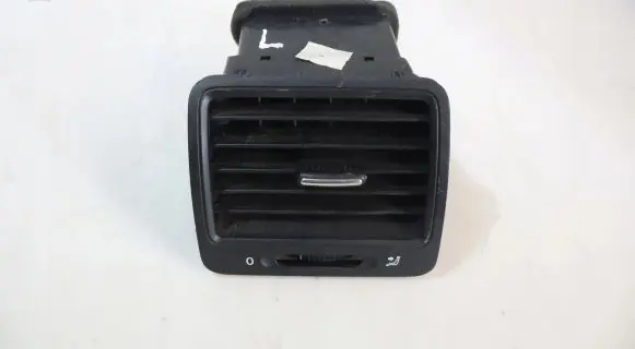 Volkswagen Jetta V Dashboard side air vent grill/cover trim