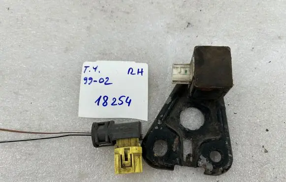 Toyota Yaris Airbag deployment crash/impact sensor 8917352010