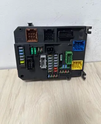 Citroen C4 Grand Picasso Fuse module 9806687980 S180204004B BSLQ0401
