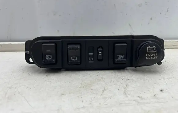 Chrysler PT Cruiser A set of switches 04671670ab 04671671ac