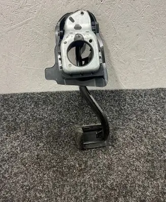 Mercedes-Benz C AMG W205 Brake pedal A2052920515