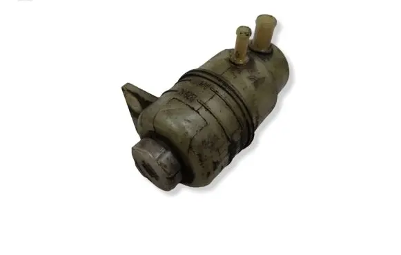 Mitsubishi Lancer X Brake fluid reservoir 