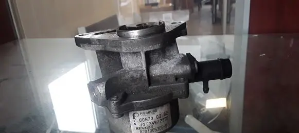 Renault Megane III Vacuum pump 8201005306