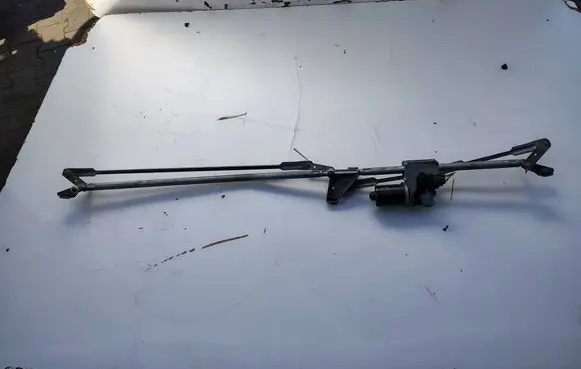 Peugeot 307 CC Front wiper linkage and motor 
