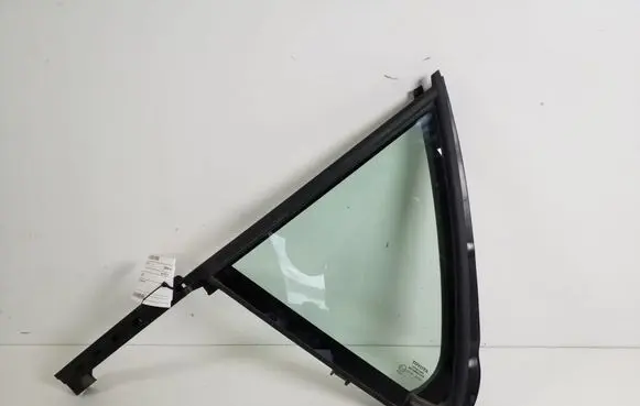 Toyota Yaris Cross Rear vent window glass 680120D021