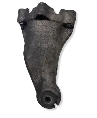 Mercedes-Benz E W212 Engine mounting bracket A6512233404 GD01555 AC46000