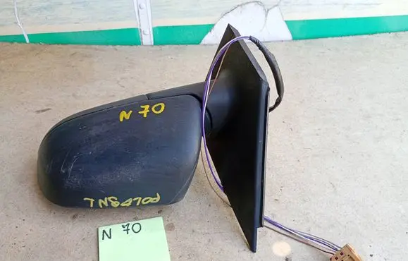 Volkswagen Polo IV 9N3 Front door electric wing mirror FC217